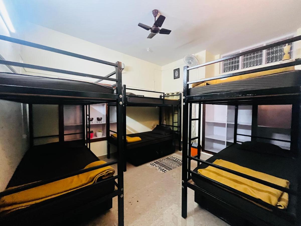 Crossroads Hostel 1980 Mysore Bagian luar foto