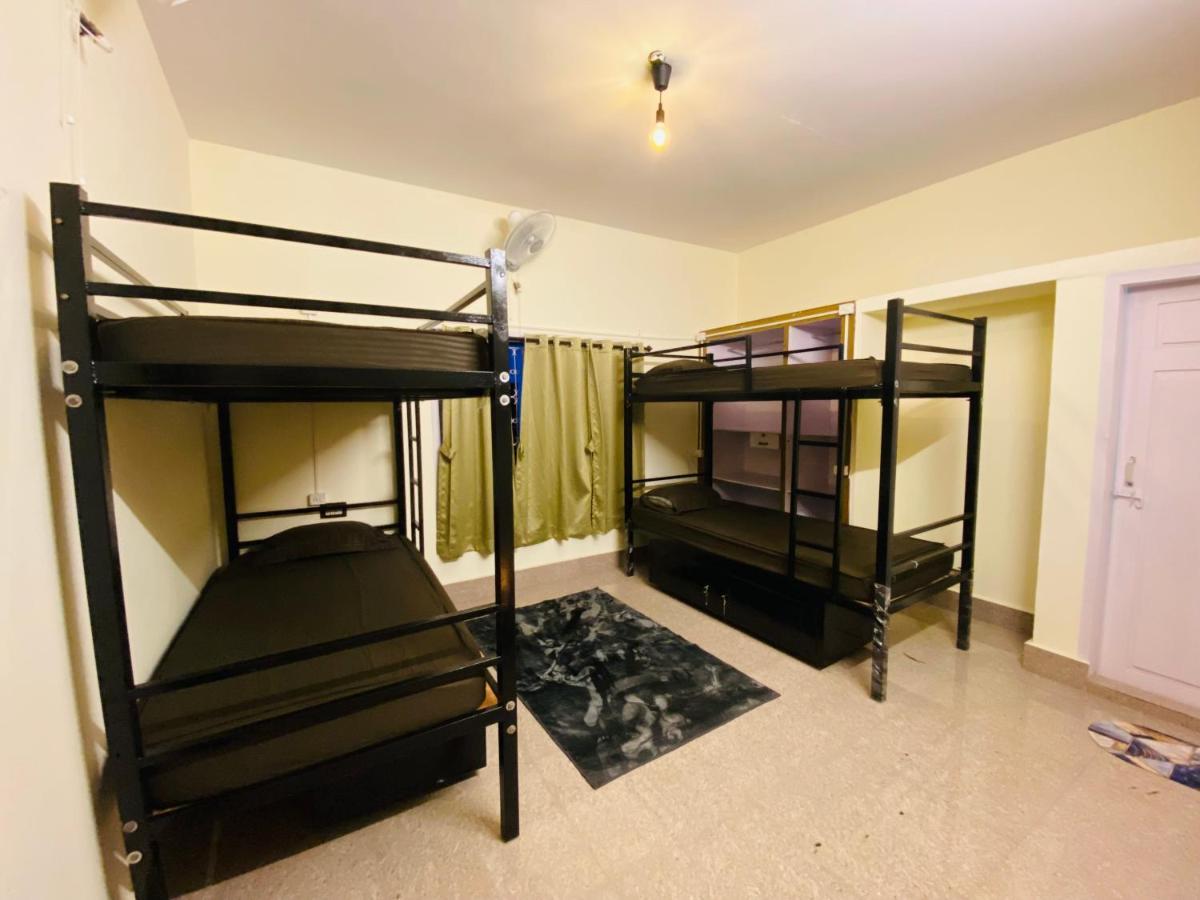 Crossroads Hostel 1980 Mysore Bagian luar foto